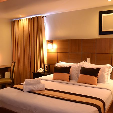 The Pinnacle Hotel And Suites Davao Zewnętrze zdjęcie