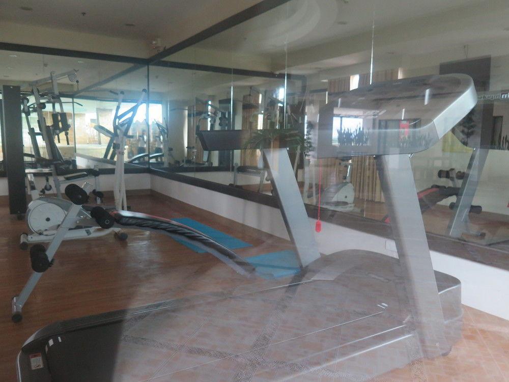 The Pinnacle Hotel And Suites Davao Zewnętrze zdjęcie