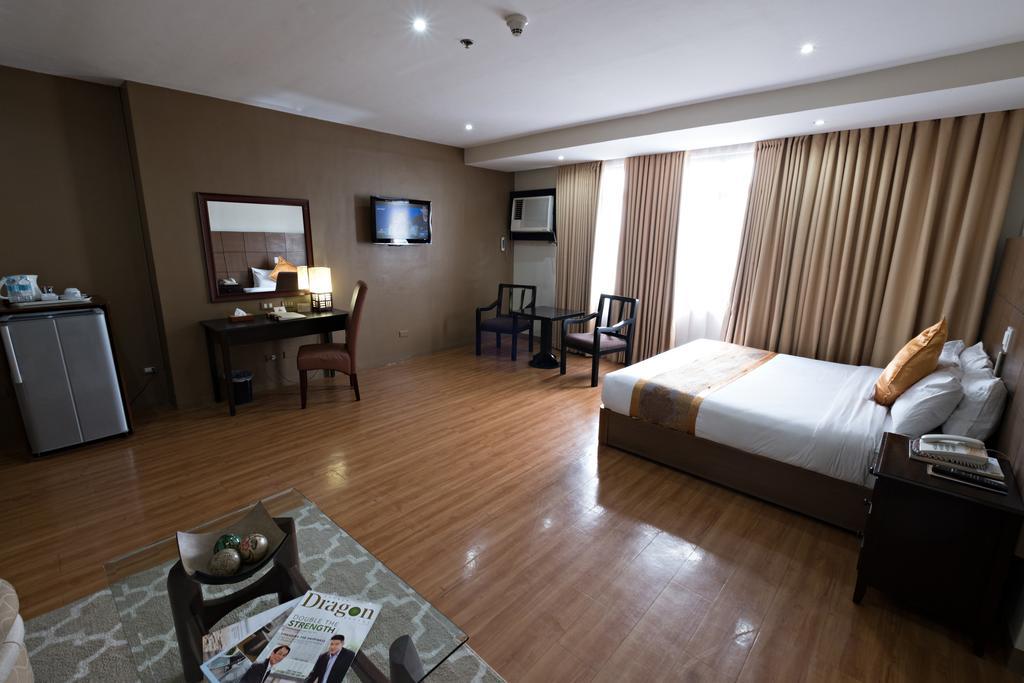 The Pinnacle Hotel And Suites Davao Zewnętrze zdjęcie