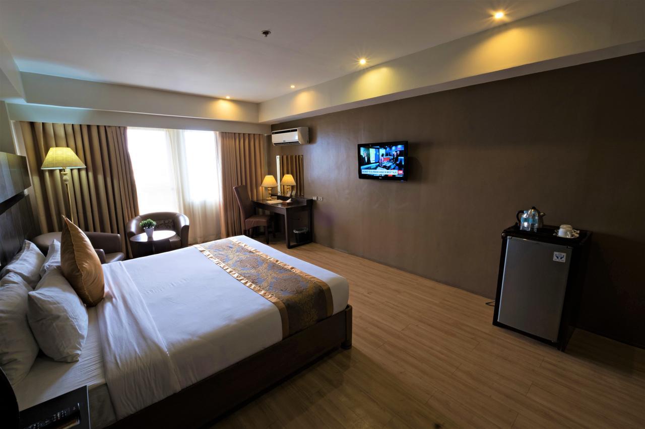 The Pinnacle Hotel And Suites Davao Zewnętrze zdjęcie