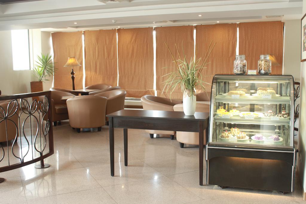 The Pinnacle Hotel And Suites Davao Zewnętrze zdjęcie
