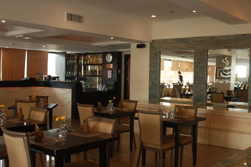 The Pinnacle Hotel And Suites Davao Zewnętrze zdjęcie