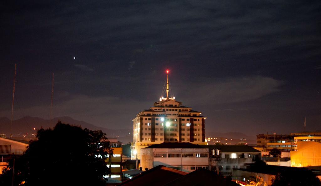 The Pinnacle Hotel And Suites Davao Zewnętrze zdjęcie